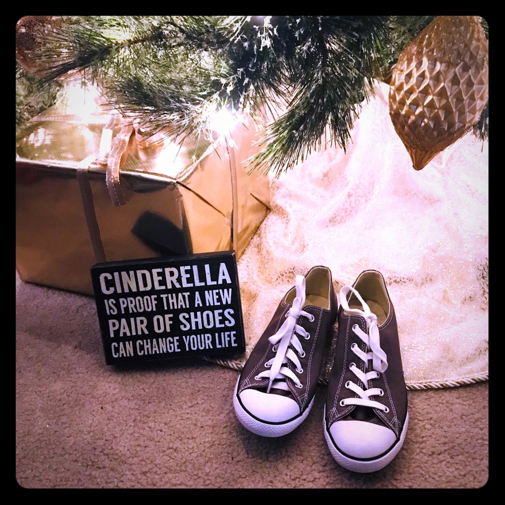 Women’s converse sneakers